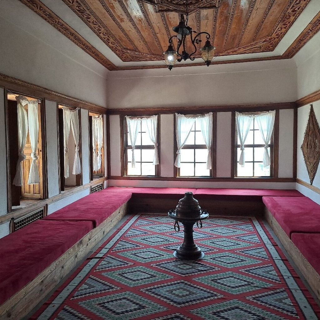 Ethnographic Museum ( Gjirokaster ) albaniadestination.in