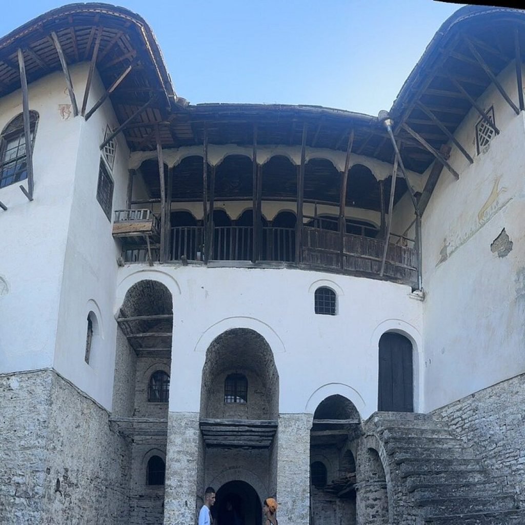 Skenduli House ( Gjirokaster ) albaniadestination.in