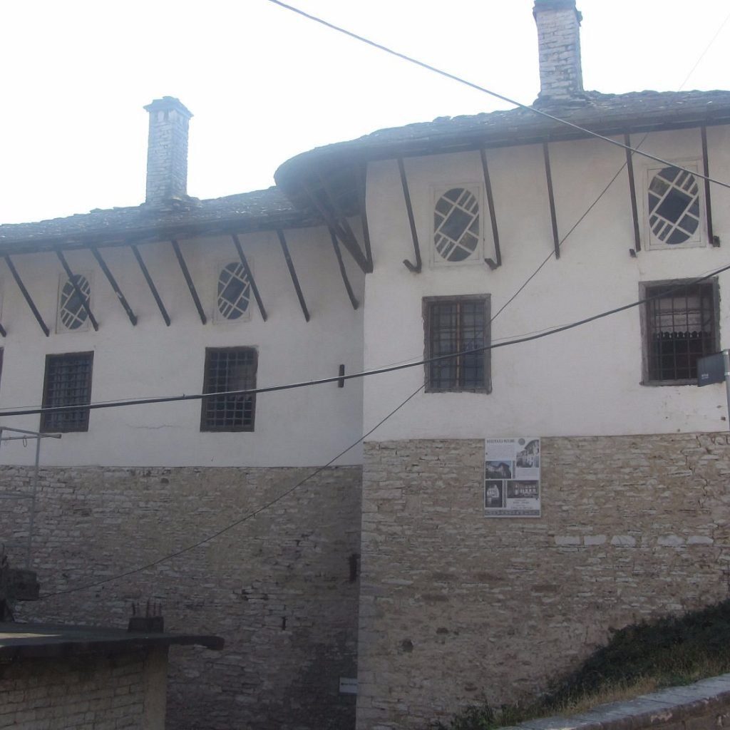 Skenduli House ( Gjirokaster ) albaniadestination.in