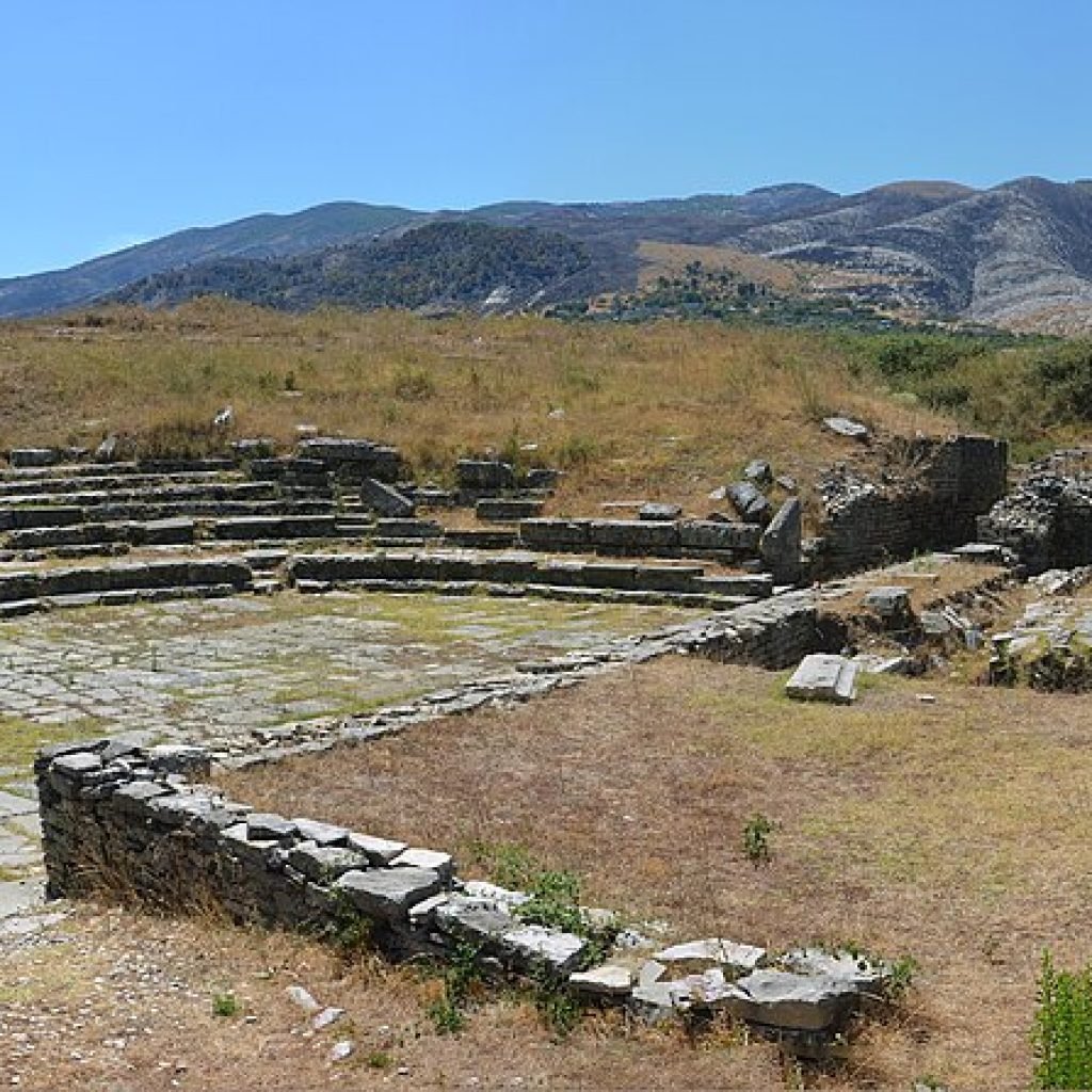 Hadrianopolis ( Gjirokaster ) albaniadestination.in