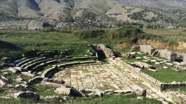 Hadrianopolis ( Gjirokaster ) albaniadestination.in