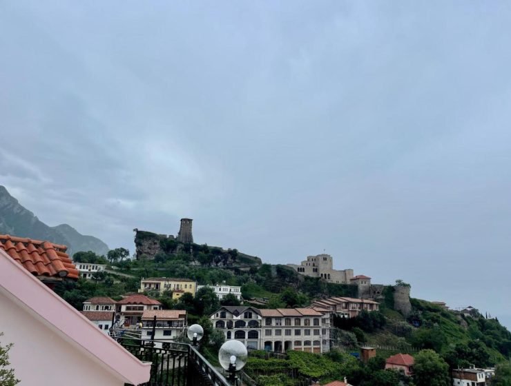 HOTEL DEAL - Rooms With Castle View albaniadestination.in