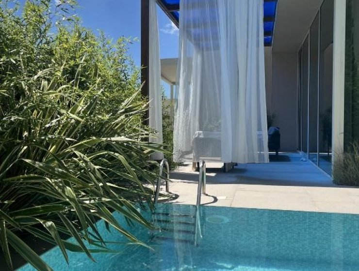 3-bedroom beach villa with a pool in Green Coast Palase albaniadestination.in